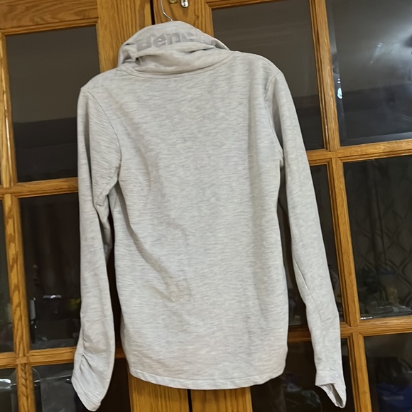 Pre-Owned Women Bench Sweatshirt in size Small and in good condition. - Picture 3 of 3